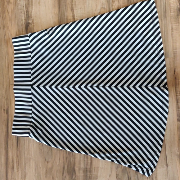 EUC Striped skirt - Picture 4 of 6